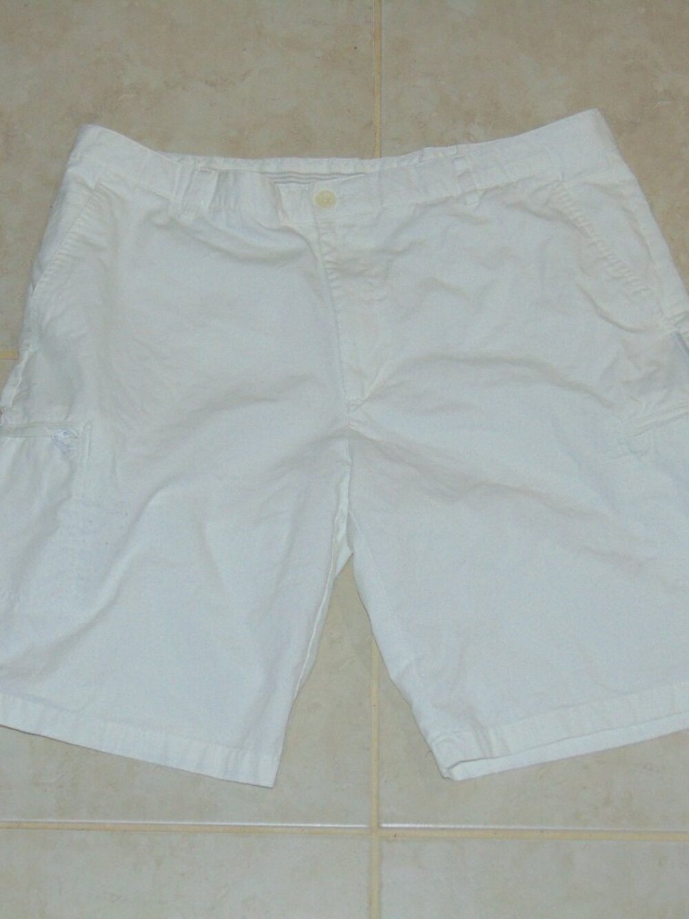 Greg Norman Men's Comfort Cargo Golf Shorts Size 40X10 White Cotton Pockets